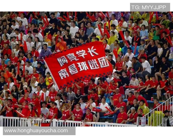 中国足球明星归国助力联赛发展重燃球迷热情与希望