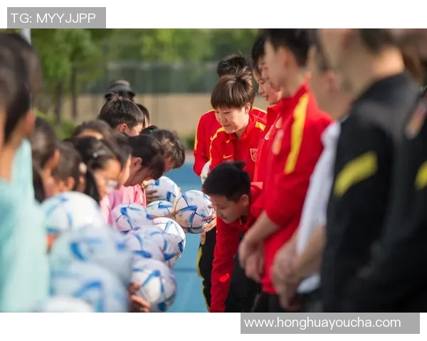 足球明星走进中国校园用热爱点燃孩子们的梦想与激情 足球明星走进中国校园用热爱点燃孩子们的梦想与激情