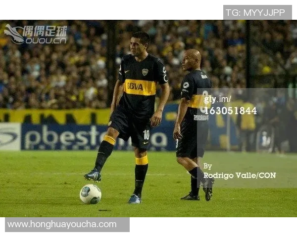 四个字足球明星的传奇故事与辉煌时刻回顾